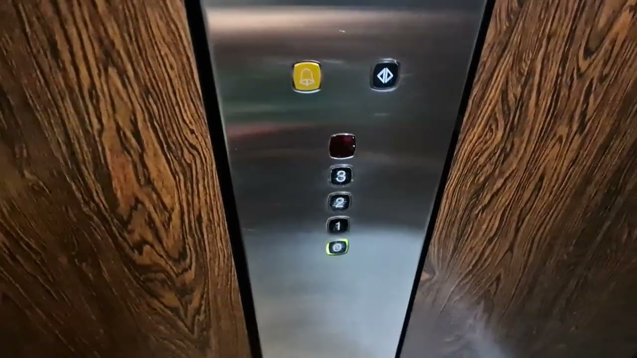 1989 Kone M-Series Elevator @ 4 Rue Champ Dolent in Rennes