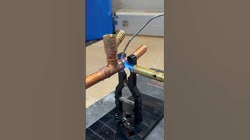 Soldering copper pipe with a pipe stand! #asmr #asmrsounds #tools #diy #plumbing #shorts #subscribe