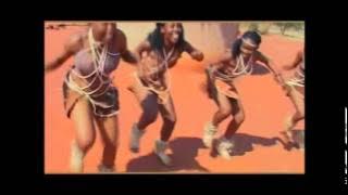 Makwakwa Re Dibini {Official Music Video}