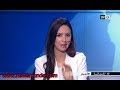 ذبابة في بلاطو أخبار القناة الثانية المغربية تحرج المذيعة على المباشر