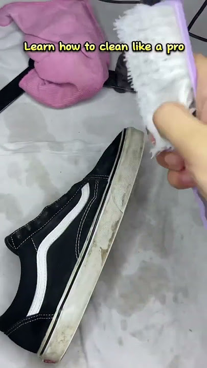 ASMR 🔊 How to Clean Vans Old Skool 🧼🫧 #asmr #vans #sneakers #cleaning #sneakercleaning