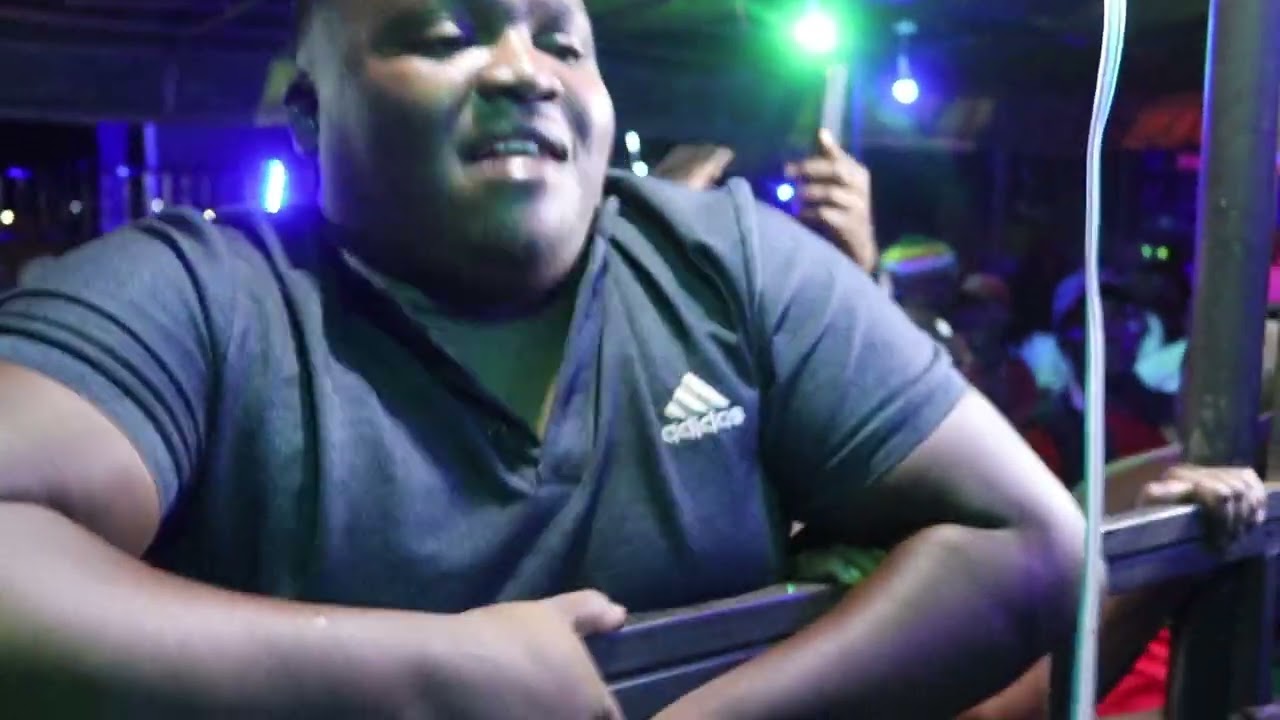 SEE HOW FANS REQUESTED THE DISS SONG AT LIVE PERFORMANCE