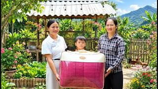 The journey of a single mother and a homeless boy as they build a life together. An unexpected gift.