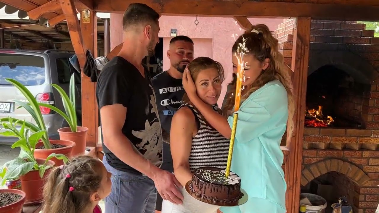 Vreți să fiți nașii noștri? ❤️❤️🥂💐🎂 #surprizeladomiciliu #romania