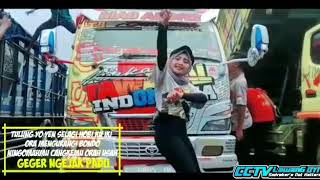 CCTV truck community joget cewek cantik