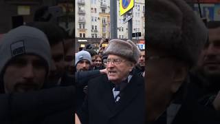 Владимир Жириновский оказался в толпе "бастующих" избирателей