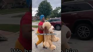 Vocal Coach rescues Abandoned Teddy Bear in the Trash