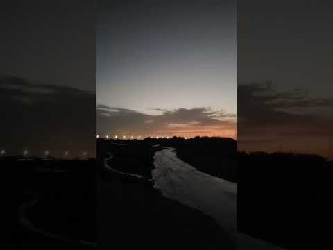 بلا ميعاد التقينا وصرنا بعد طول السنين احباب