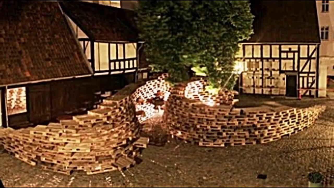 Pavillon aus europaletten nach den upcycling prinzipien gebaut ...