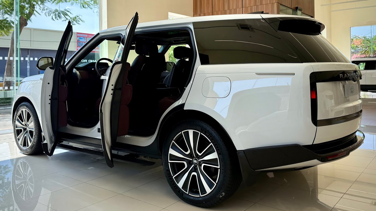 2025 Range Rover Autobiography 3.0L Plug-In Hybrid - Super luxury SUV