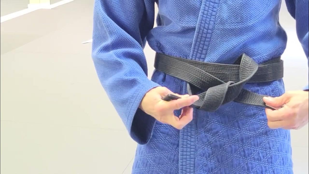 How to tie a judo belt in a respectable way. YouTube