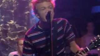 Download Lagu Sum 41 - Motivation live MP3