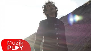 Video thumbnail of "Oğuz Aksaç - Munzur Dağı Silelenmiş Kar İle (Official Video)"