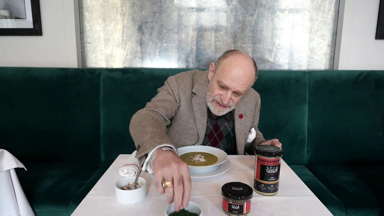 Zupa Kaszubska czyli krem z kiszonych ogórków z kwaśną śmietaną i śledziem