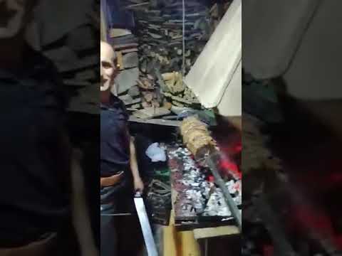 Tortumlu Şahin Çağ Kebabı Yaparken