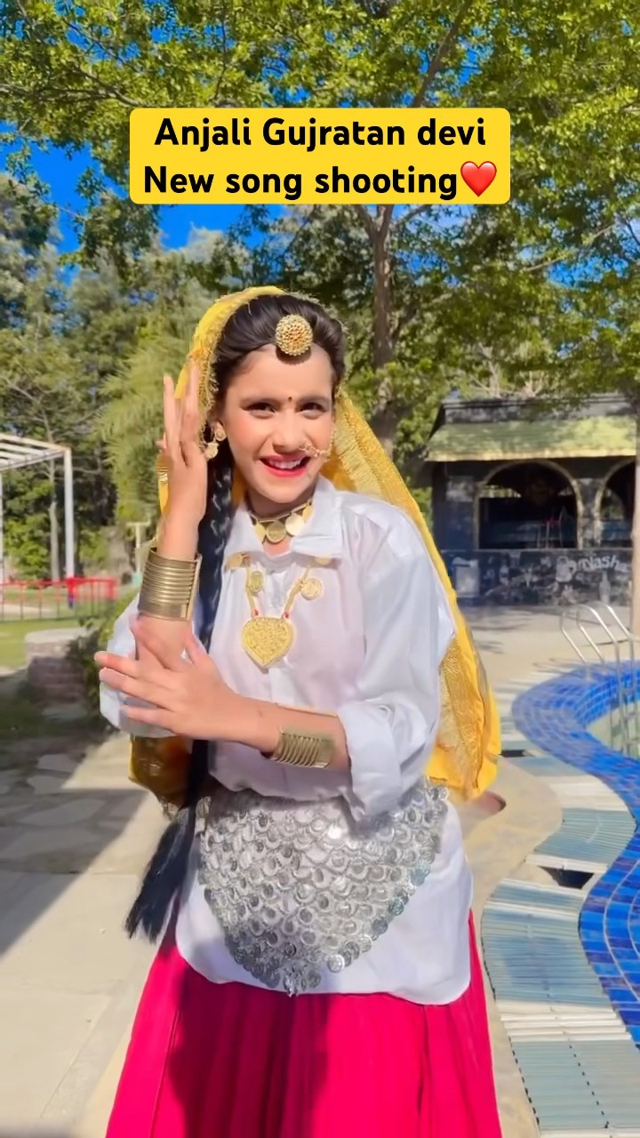 Anjali Viral Traffic Girl ❤️ New look? New song coming soon on sonotek