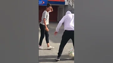 جاية كي الشيطانة وتقول الشيطان غواني 