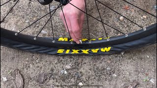 Mountainbike with flat tire (by deflating)