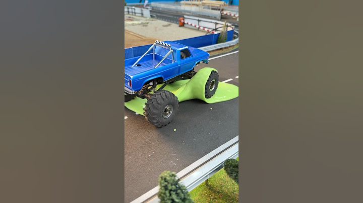 RC Monster Car stuck in green mud #builderc