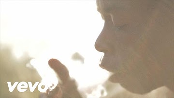 S.T. 2 Lettaz - Flashlight ft. Joi Tiffany