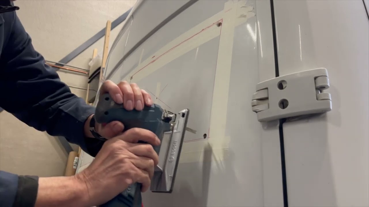 Buscamper Dometic S4 raam plaatsen deel 1