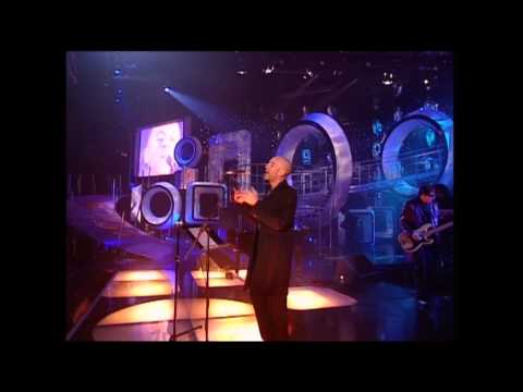 R.E.M. - Daysleeper - MTV Europe Music Awards 1998, Filaforum, Milan, Italy, 12 November 1998