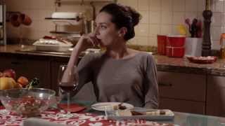 İrem Derici - Bir Miyiz? Aşk Olsun Filmi (2015)