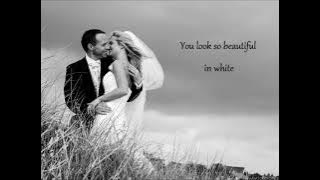 Download lagu Westlife - Beautiful in White