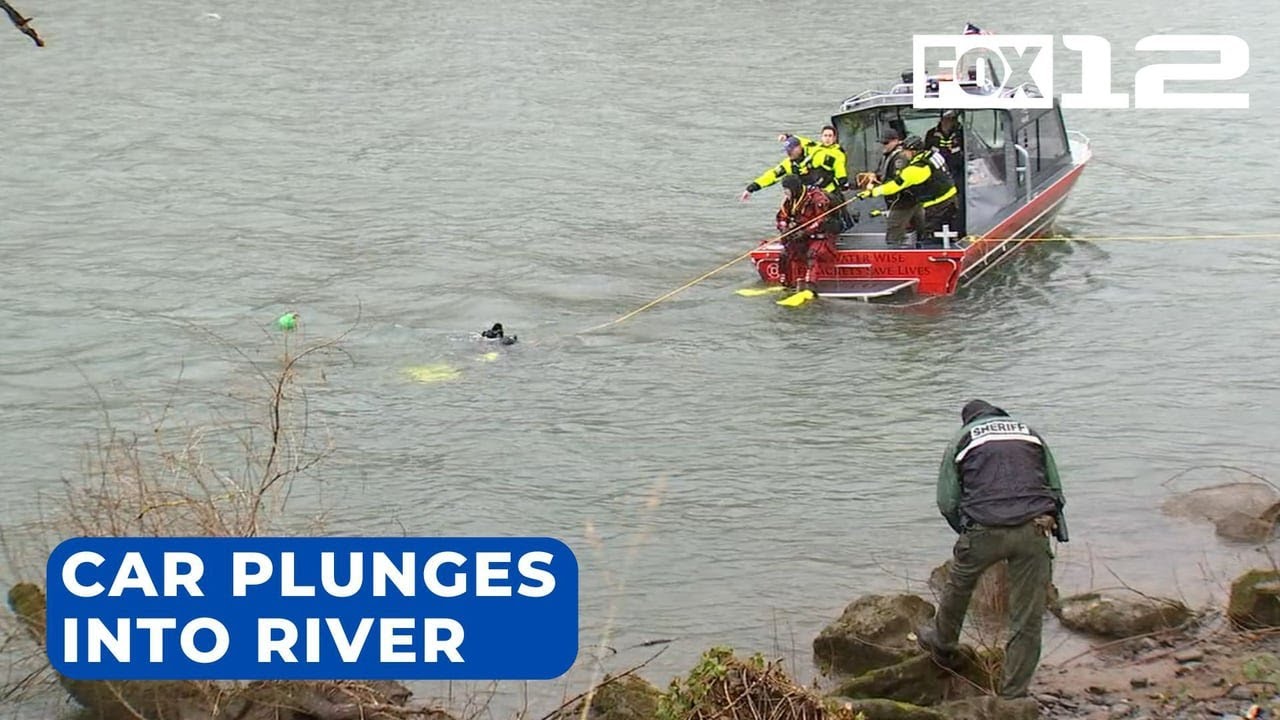 Driver dead after car plunges into river in Oregon City - YouTube