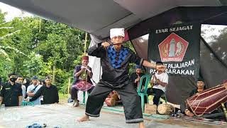 KESENIAN DEBUS BANTEN.! BERDARAH. Yang gak kuat jangan lihat. Di lakukan oleh ahli.