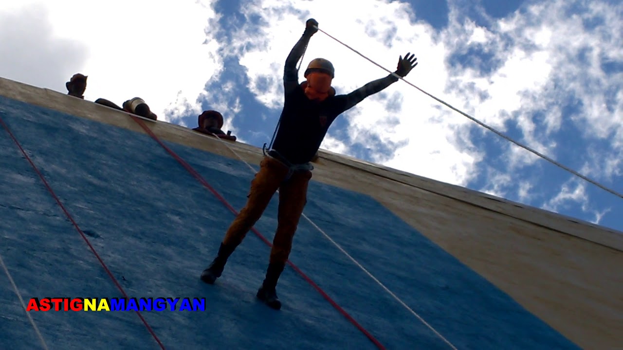 BFP Speacial Recue Unit 'Demonstrate Rappelling from 7th flr bldg - YouTube