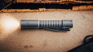 The little EDC flashlight that could || REYLIGHT PINEAPPLE MINI TITANIUM REVIEW