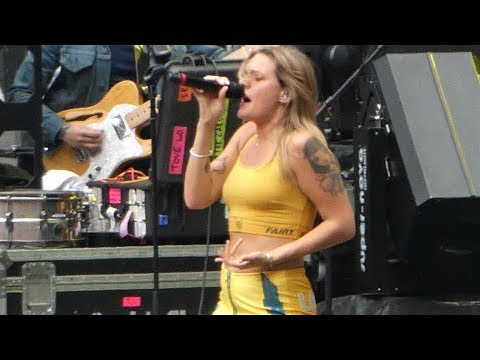 Tove Lo - Talking Body - Live Paris 2017