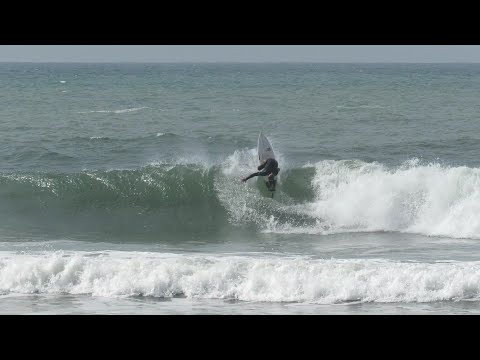 Surf na Praia de Ferrugem, Garopaba, Santa Catarina, Surfista Theodoro Fabris Julho 2022