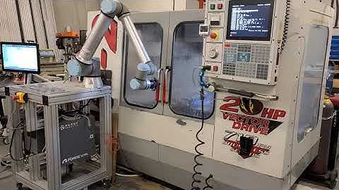 Machine Tending UR10e and 1999 Haas VF-2