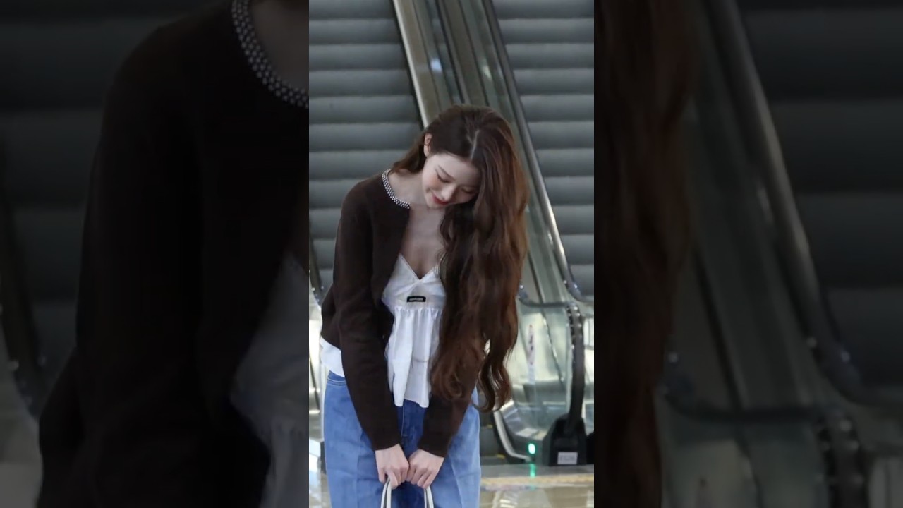 IVE's Jang Won-young Startled During Unexpected Greeting Moment
