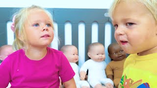 Naomi  and little brother help babies! Kids Play with Baby Dolls and morning routing video!