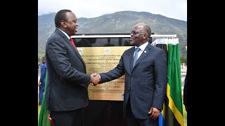 RAIS DKT.JOHN MAGUFULI NA RAIS UHURU KENYATTA WAFUNGUA KITUO CHA KUTOA HUDUMA KWA PAMOJA MPAKANI