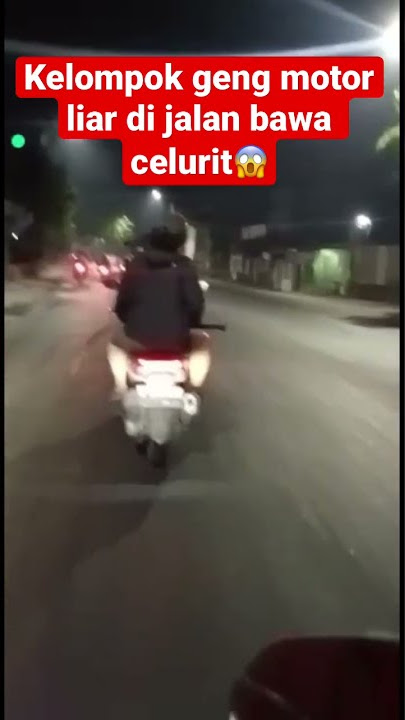 Kelompok geng motor berkeliaran di jlan bawa celurit😱#shorts