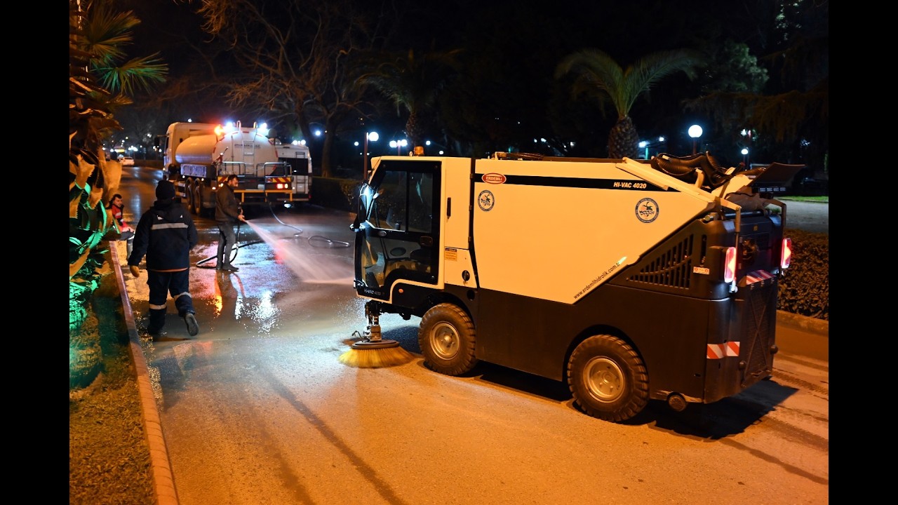 KDZ. EREĞLİ BELEDİYESİ HER GECE YOLLARDA ÇAMUR TEMİZLİYOR