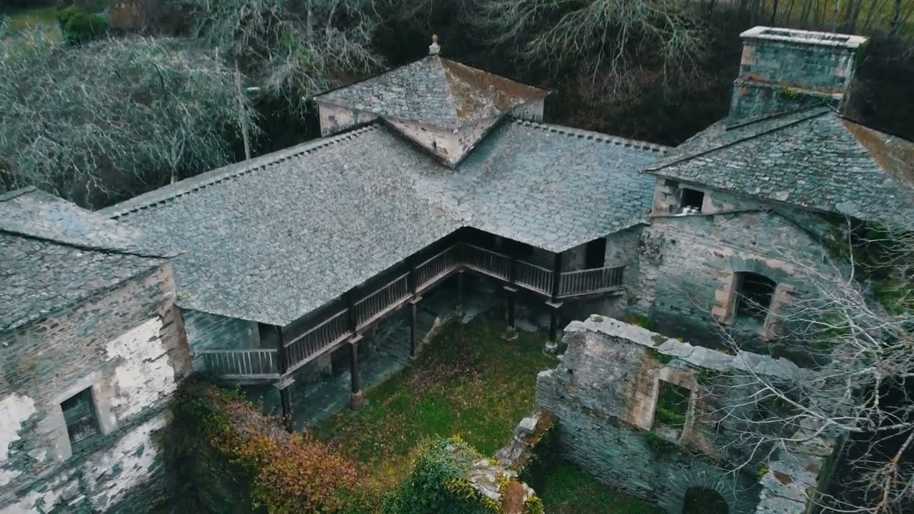 palacio de Mon s.XVIII , San Martin De Oscos . Asturias . drone view .