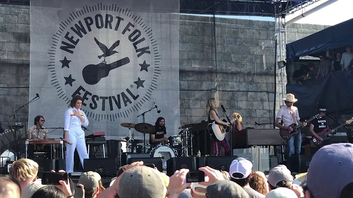 Sheryl Crow and Brandi Carlile perform George Harrisons Beware of Darkness