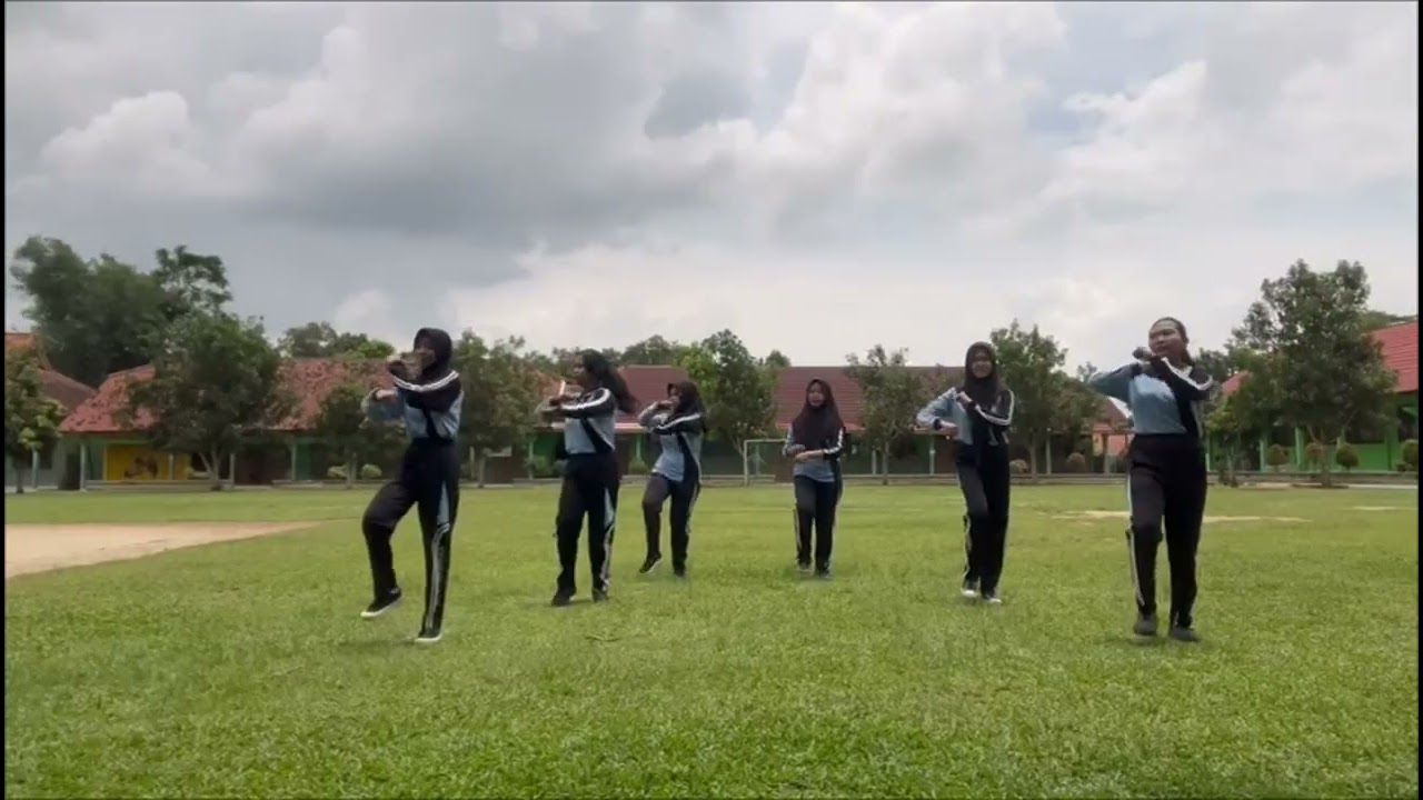 Senam Kreasi 12.6 Kelompok 1 — Mata Pelajaran PJOK