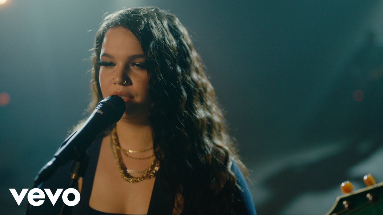 Lola Young - FAKE (Live On The Late Late Show with James Corden 2021) Lola Young - FAKE (Live On The Late Late Show with James Corden 2021)