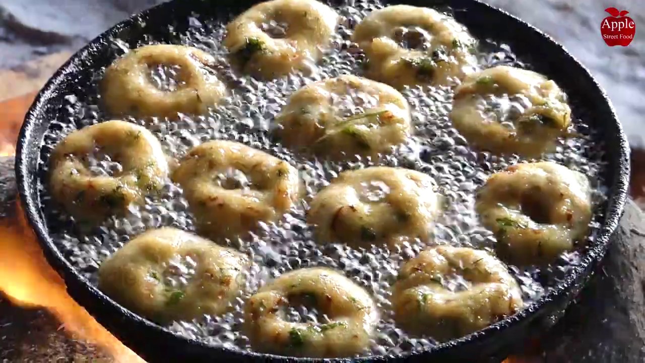ulli vadalu | Onion vada Cooking By Beautiful Young Lady | Vijayanagaram Street food | APPLE STREET FOOD