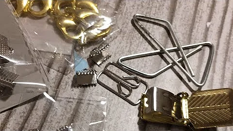 Junk journal - using unusual clips from the button...