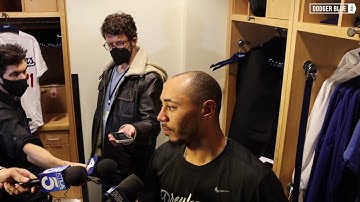 Dodgers postgame: Mookie Betts on reaction to Gavin Lux foul ball, playing with Freddie Freeman