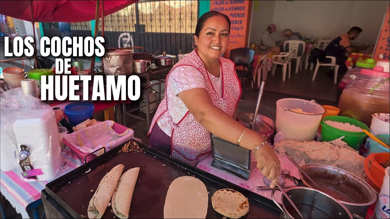 De HUETAMO para EL MUNDO La comida Más RICA, MOLE, POZOLE en el Mercado del Niño Artillero Mich
