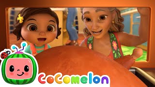 Nochebuena Christmas | Nina Time - CoComelon - Moonbug Kids