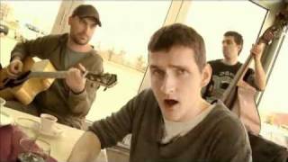 Miniatura del video "S.A.R.S. - Debeli Lad, Rakija, Budjav Lebac (unplugged on a gas station)"